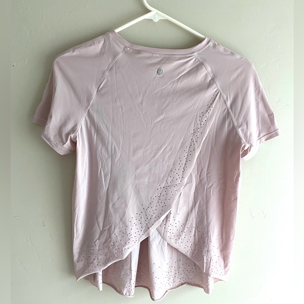 Lululemon yoga shirt size 4!